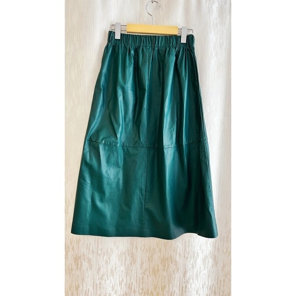 Green Faux leather midi skirt with elastic waist - Picture 4 of 10